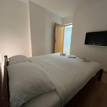 Hadi Apartment *